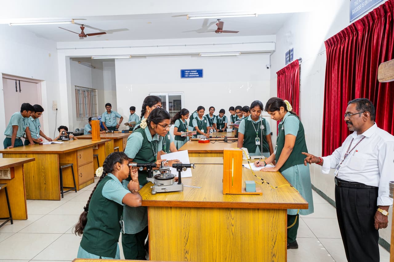 Physics Lab Practical Session